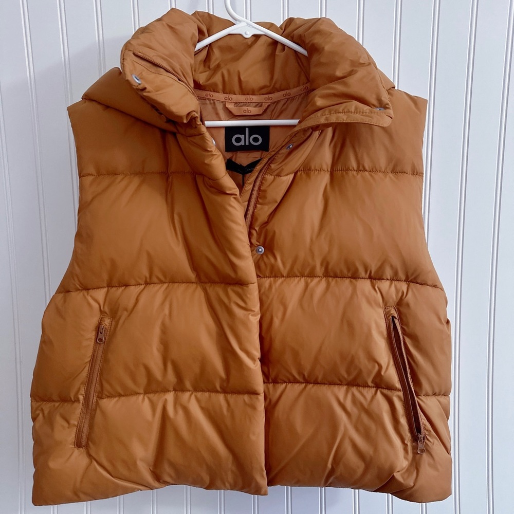 ALO Gold Rush Hooded Sleeveless Puffer Vest In Toffee NWT Size M - Picture 7 of 12